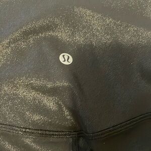 Lulu Lemon shimmery black Align leggings. Size 4.worn 2x. Fabulousus condition.